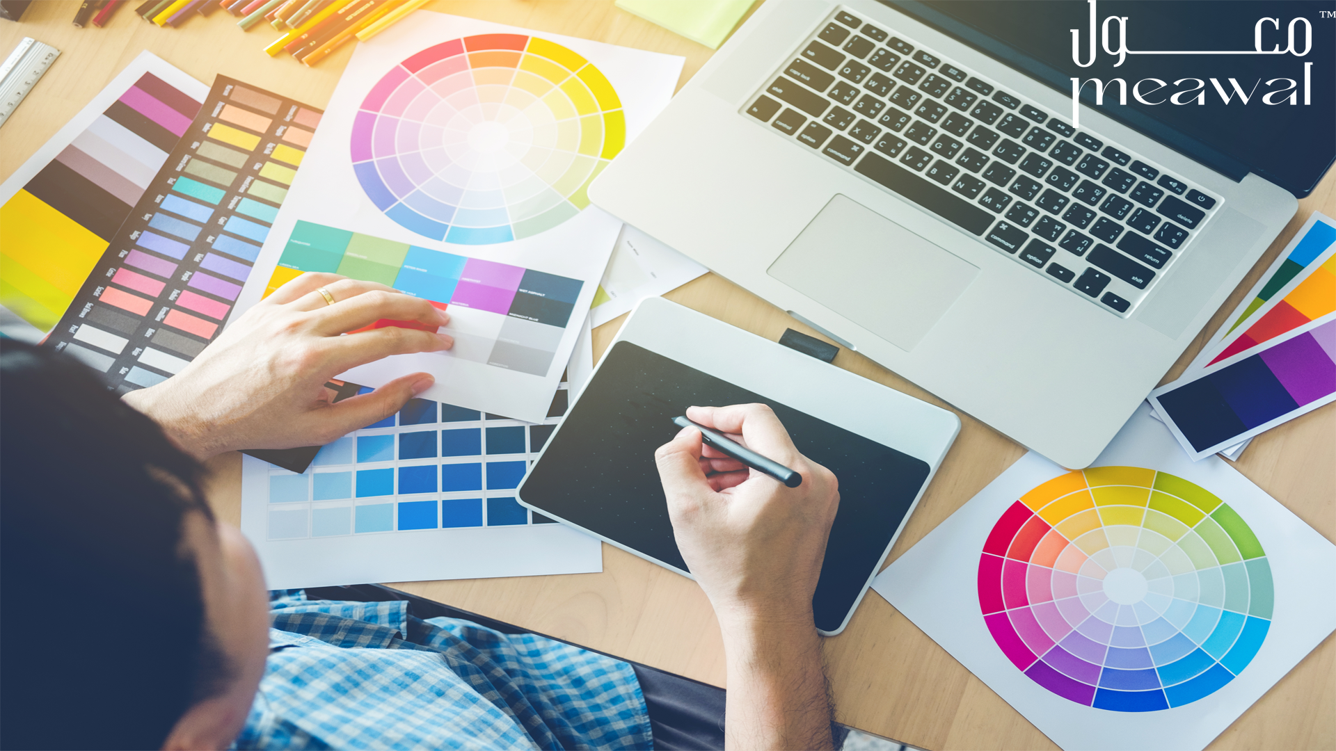 خدمة تصميم هوية بصرية عالية الجودة من وكالة معول